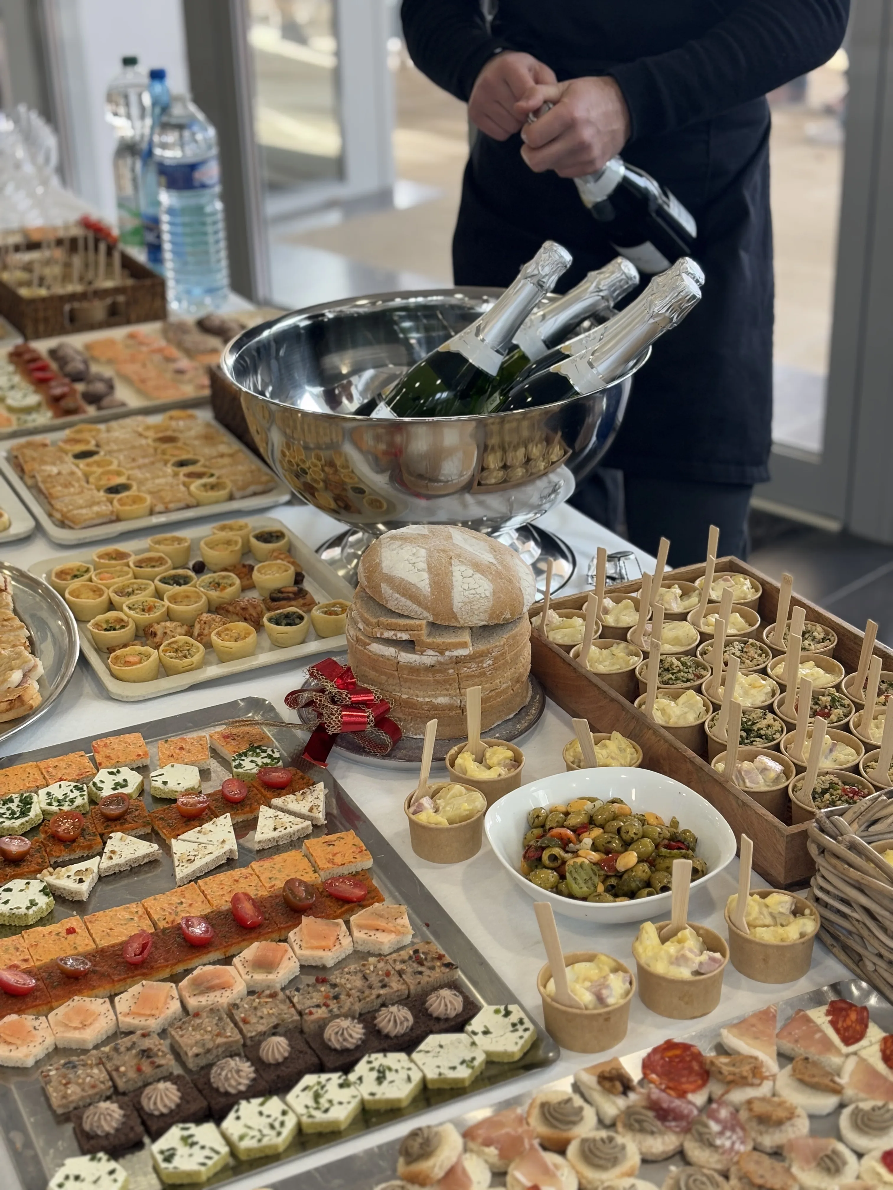 Cocktail dînatoire préparé par votre traiteur à Périgueux